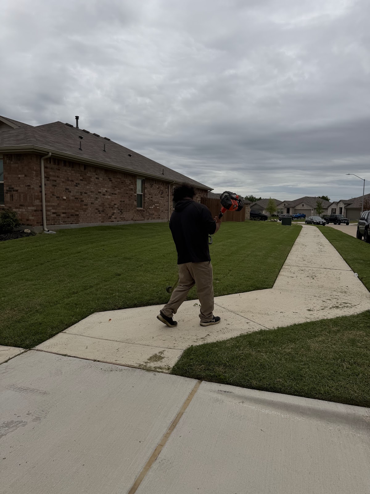 Olvera's Lawn Service project 7